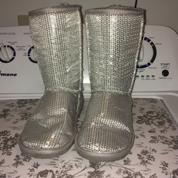 ESKIS SILVER SEQUIN BOOTS - Picture 1 of 7